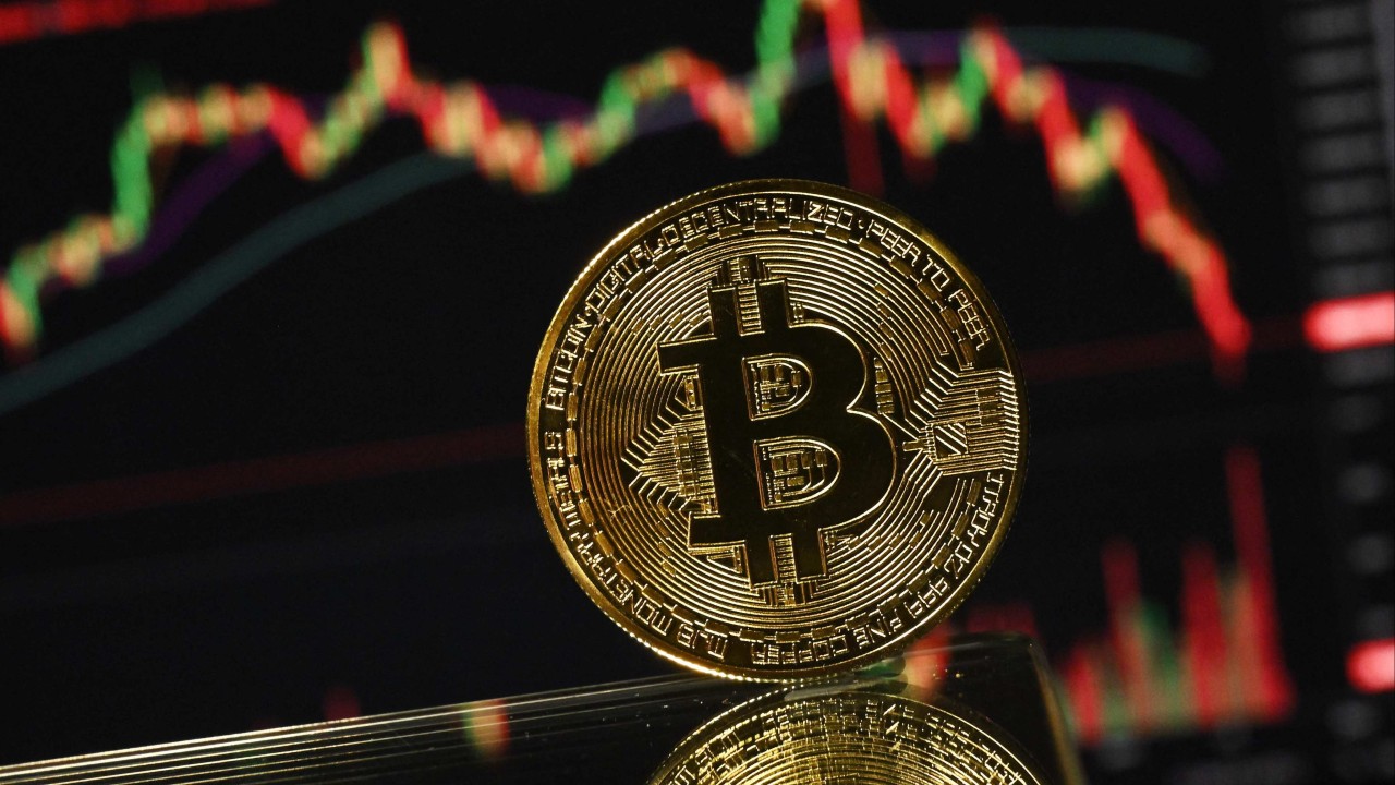 Bitcoin drops, driving US$2 trillion slide in crypto market value