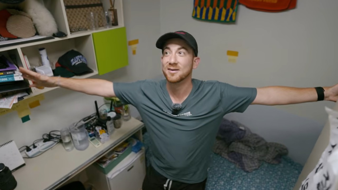 Inside Seoul’s ‘closet’ homes: YouTube tour reveals reality of gosiwon living