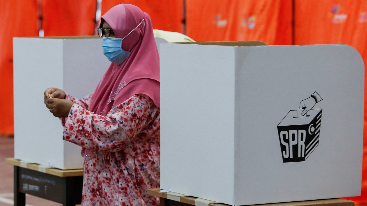 Malaysian key opposition party’s power struggle threatens to dent election hopes
