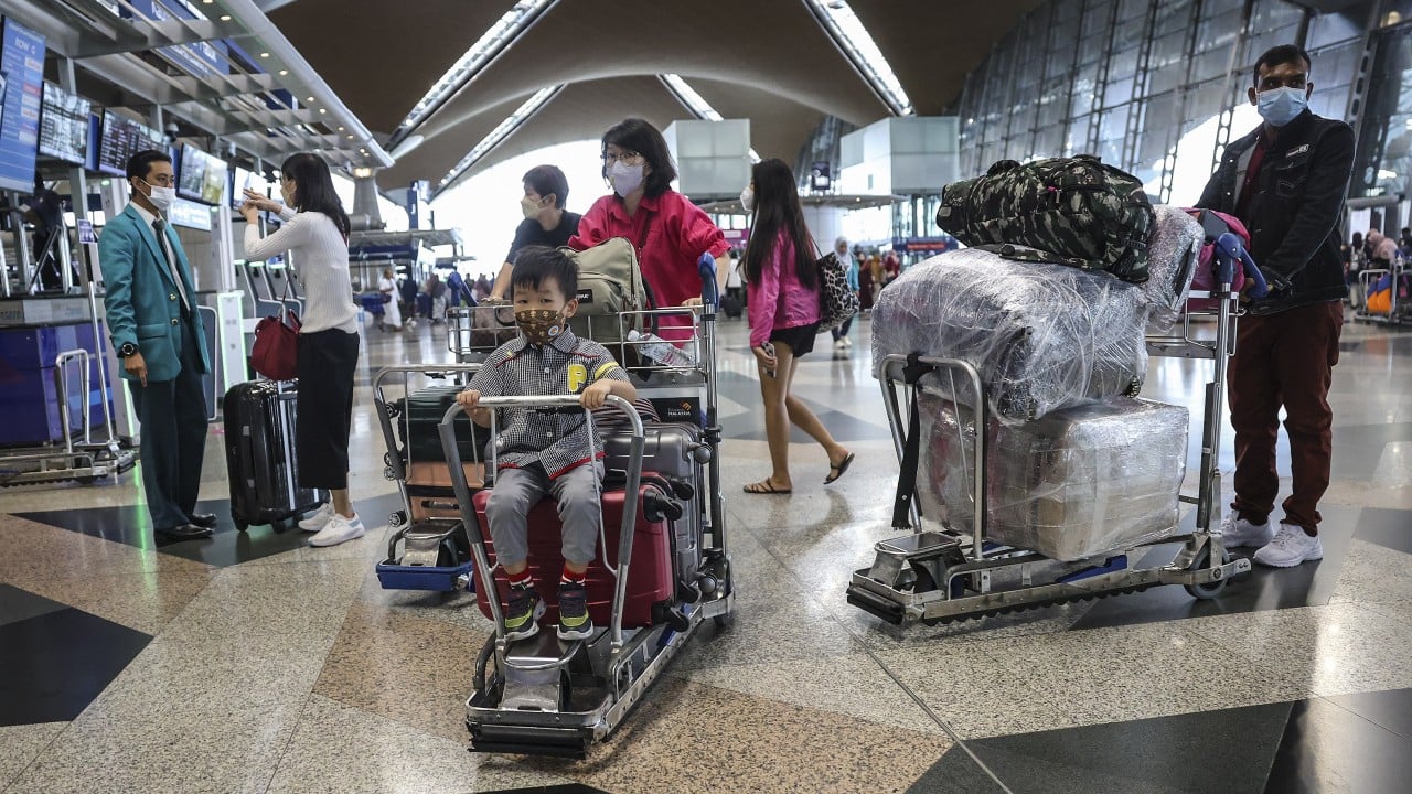 Malaysian airports face complaints over expensive food and goods
