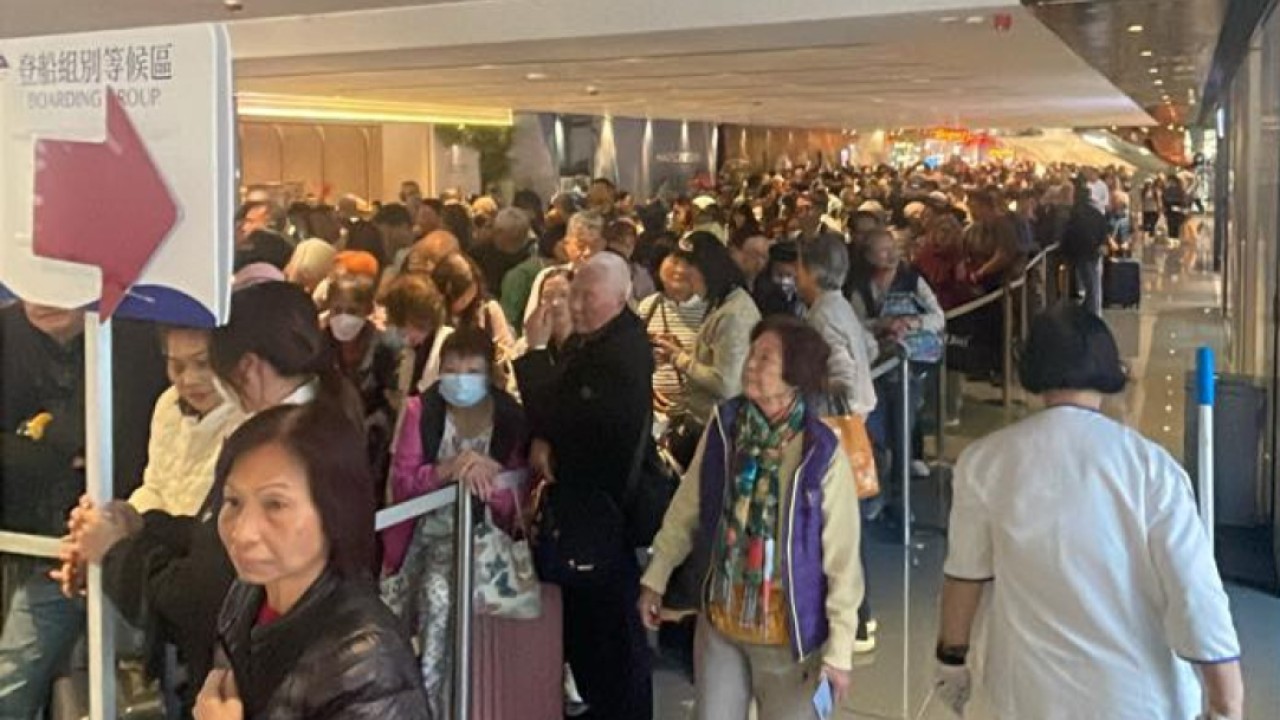 Angry passengers left high and dry after Star Cruises cancels Hong Kong sailing