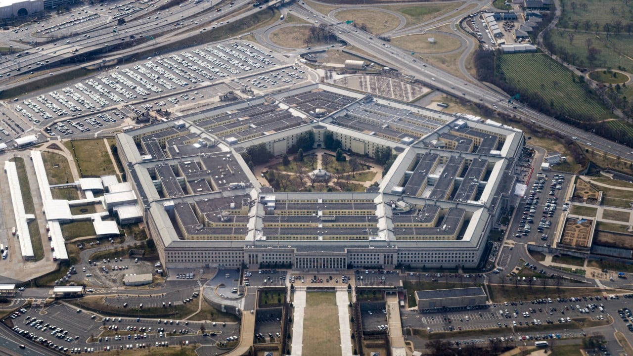 Pentagon adds Chinese firms to military list, then withdraws filing