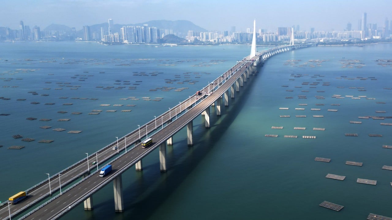 15 injured as 2 Hong Kong-bound coaches collide on Shenzhen Bay Bridge