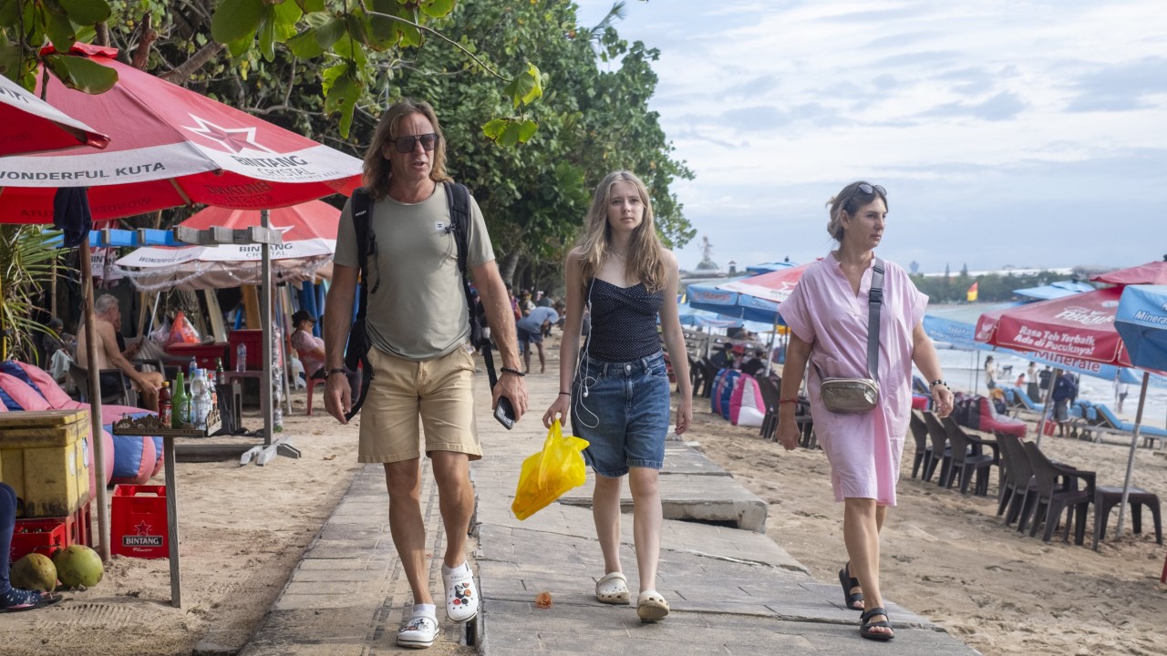 Indonesia’s tourist visa, Filipino assaulted in Singaporean mall: 7 Asia highlights