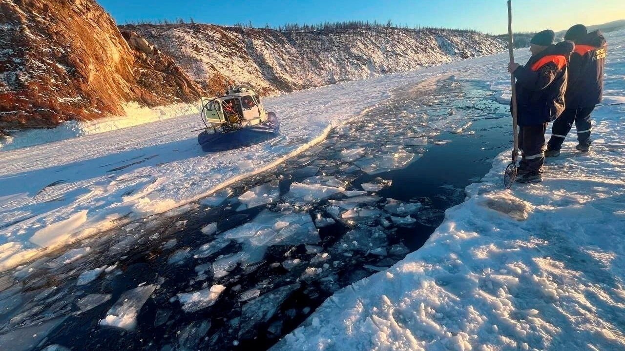 Bus with Chinese tourists crashes through ice on Russia’s Lake Baikal, killing 8
