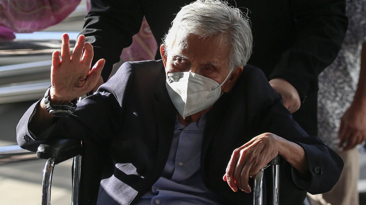 Malaysians asked to help find Daim’s 4 children as corruption probe widens