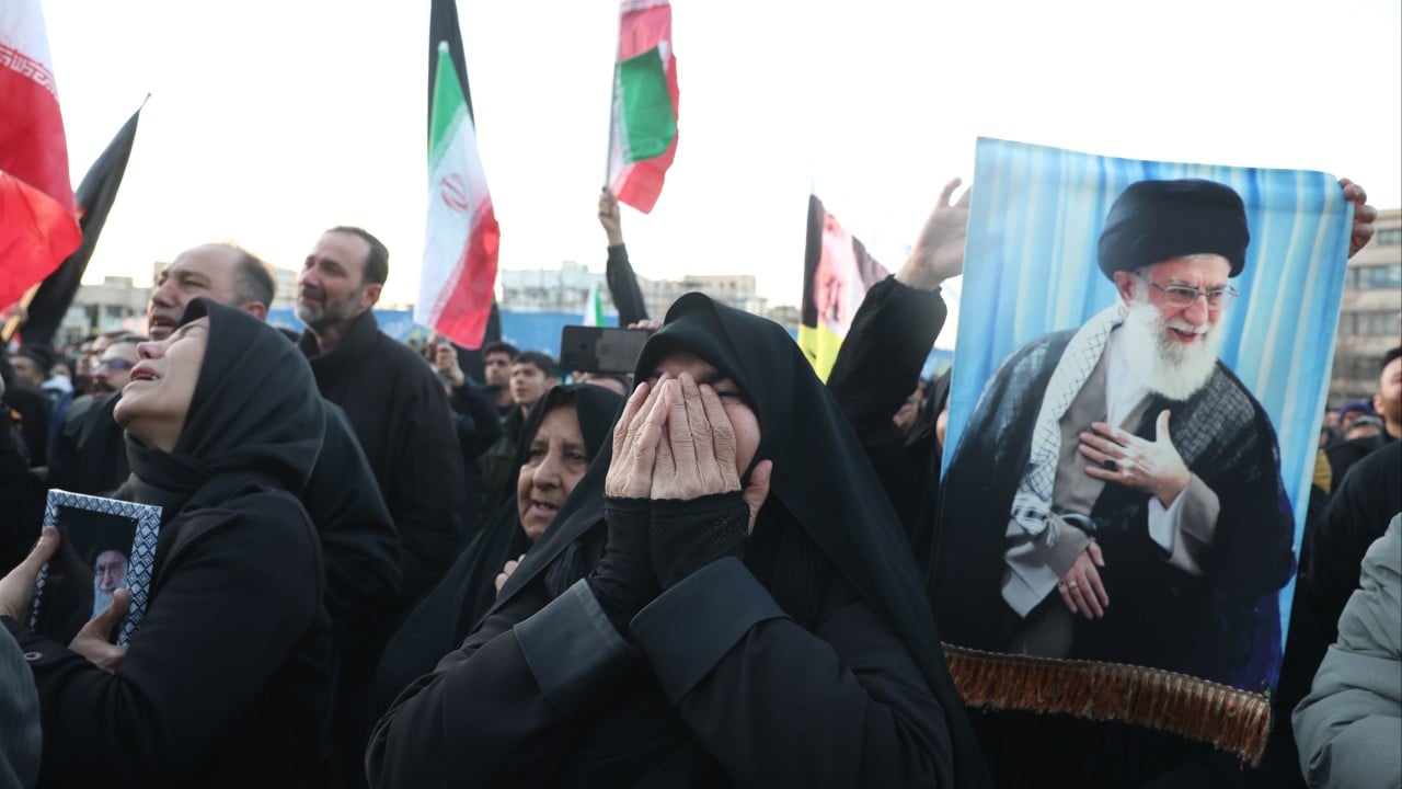 விளக்கமளிப்பவர் கமேனியின் மரணத்திற்குப் பிறகு, ஈரானின் அடுத்த உச்ச தலைவர் யார்? விளக்கமளிப்பவர் கமேனியின் மரணத்திற்குப் பிறகு, ஈரானின் அடுத்த உச்ச தலைவர் யார்?