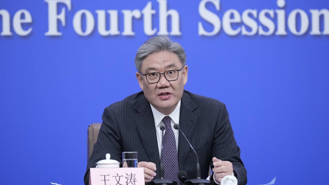 Beijing vows to expand imports amid ‘China shock’ fears