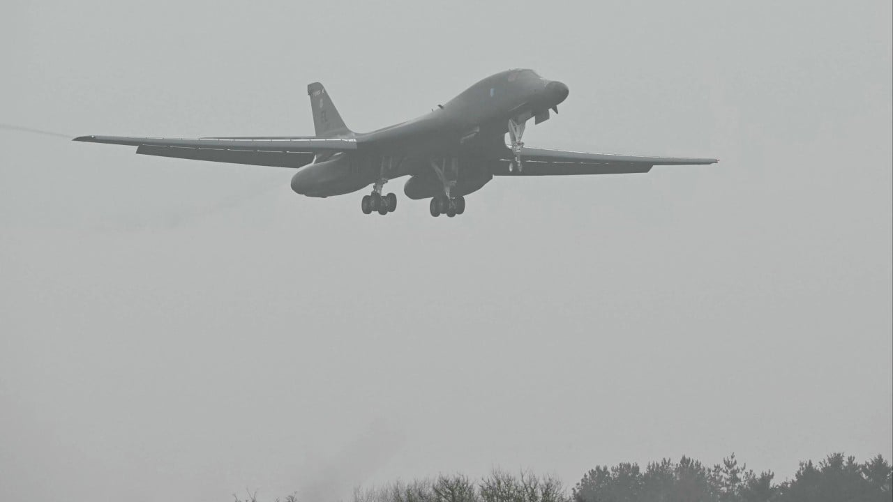 US B-1 Bombers Arrive in UK Amid Intensified Iran Conflict