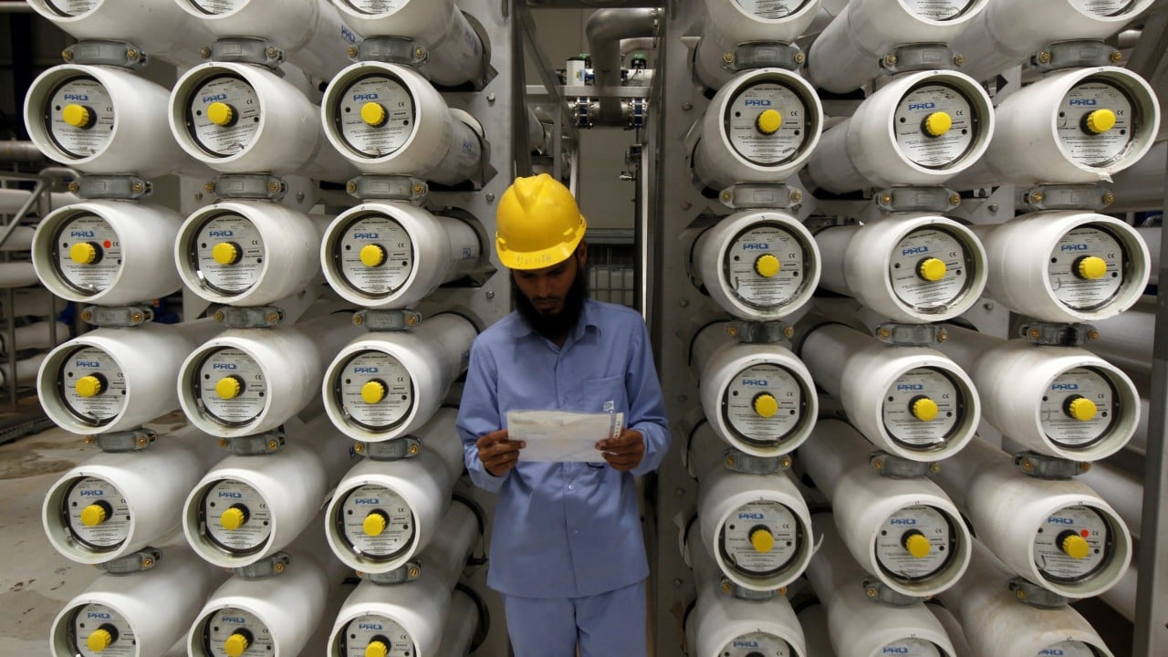 Iran’s Missile Strikes Imperil Desalination Plants, Threatening Arab Water Supplies