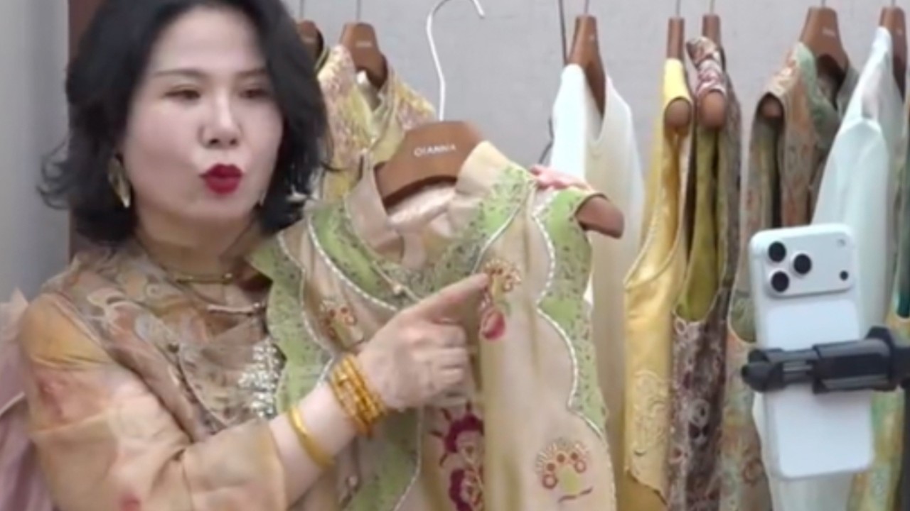 China single mum starts business with US$100, runs clothing brand earning tens of millions yearly