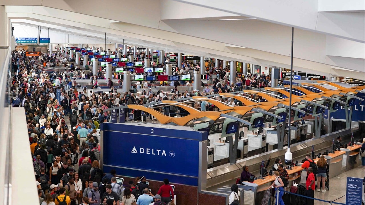 டிரம்ப் நிர்வாகம் விமர்சனங்களுக்கு மத்தியில் விமான நிலையங்களில் ICE திட்டத்தை வெளியிட்டது