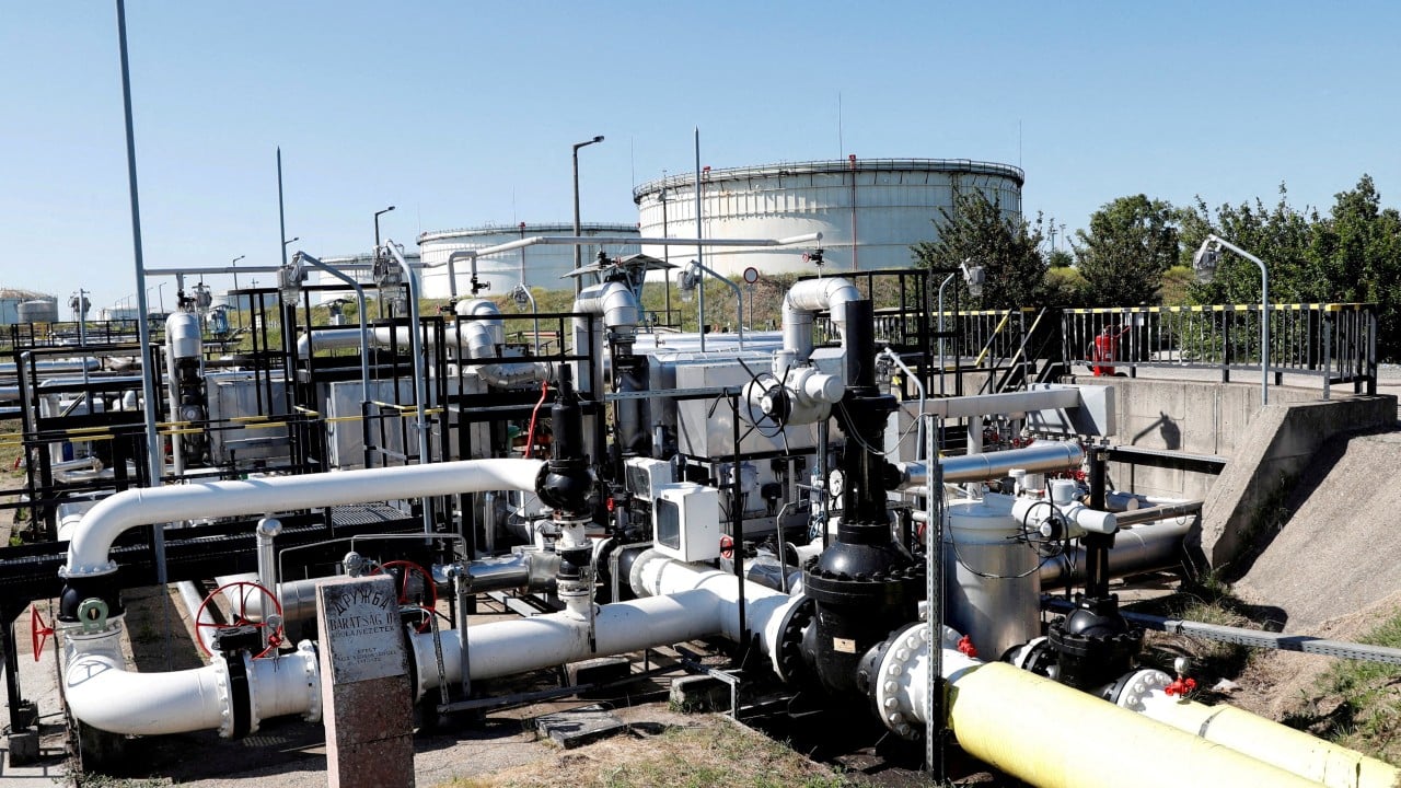 EU delays proposal to permanently ban Russian oil imports