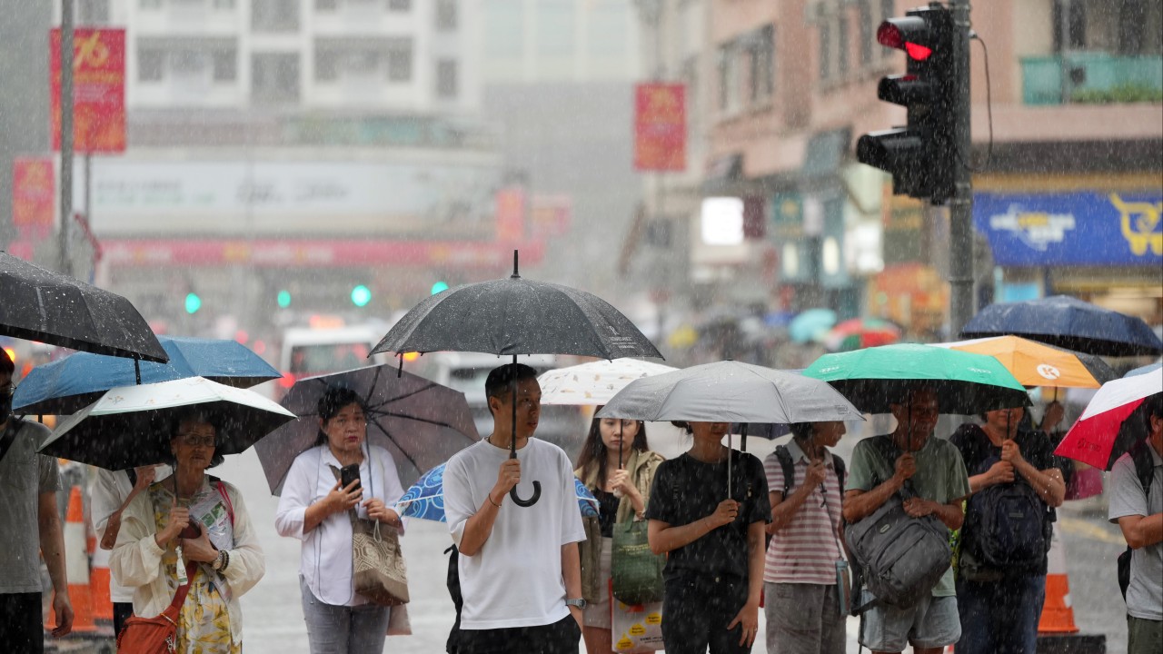 Thundery showers in Hong Kong expected in several hours