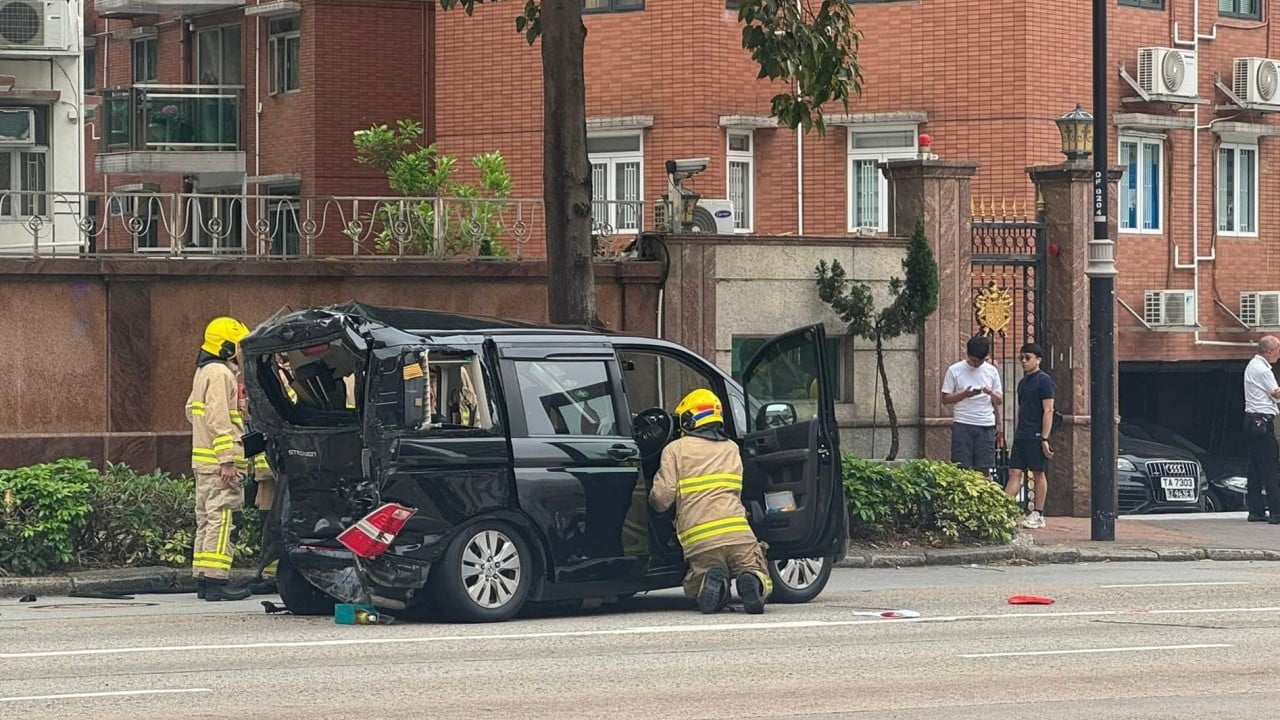 4 injured in multi-vehicle collision on busy Hong Kong road