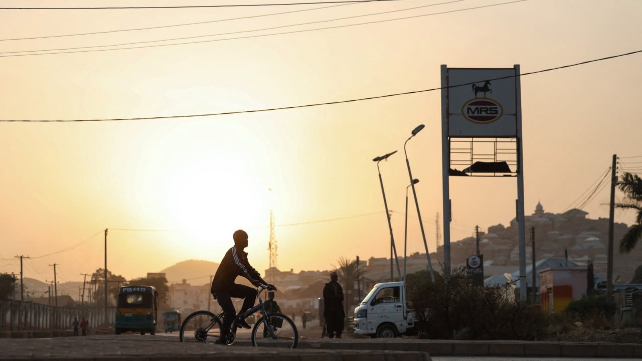 Mob retaliates after gunmen kill 12 in Nigeria bar