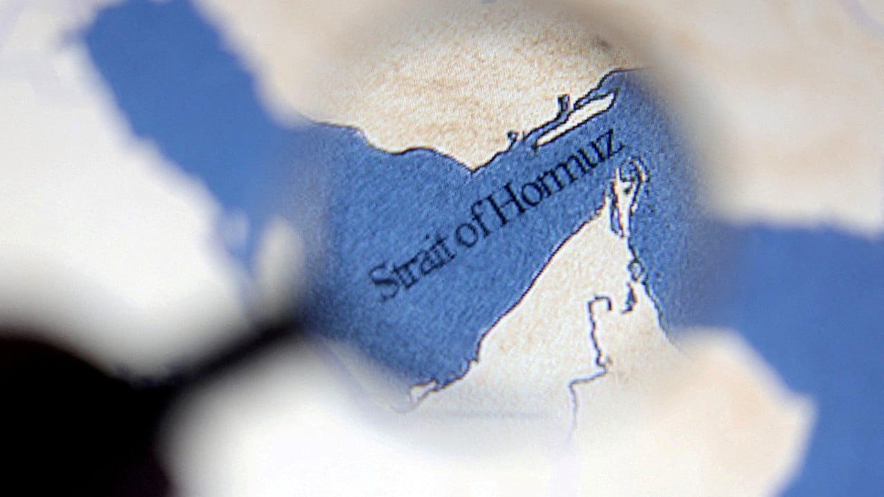 Chinese container ships pass through Strait of Hormuz at second attempt, data shows