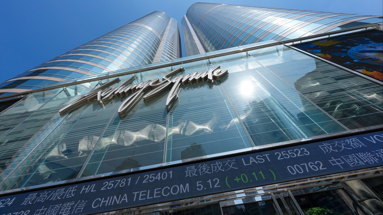 Chinese traders shrug off volatility to buy Hong Kong stocks for third straight month