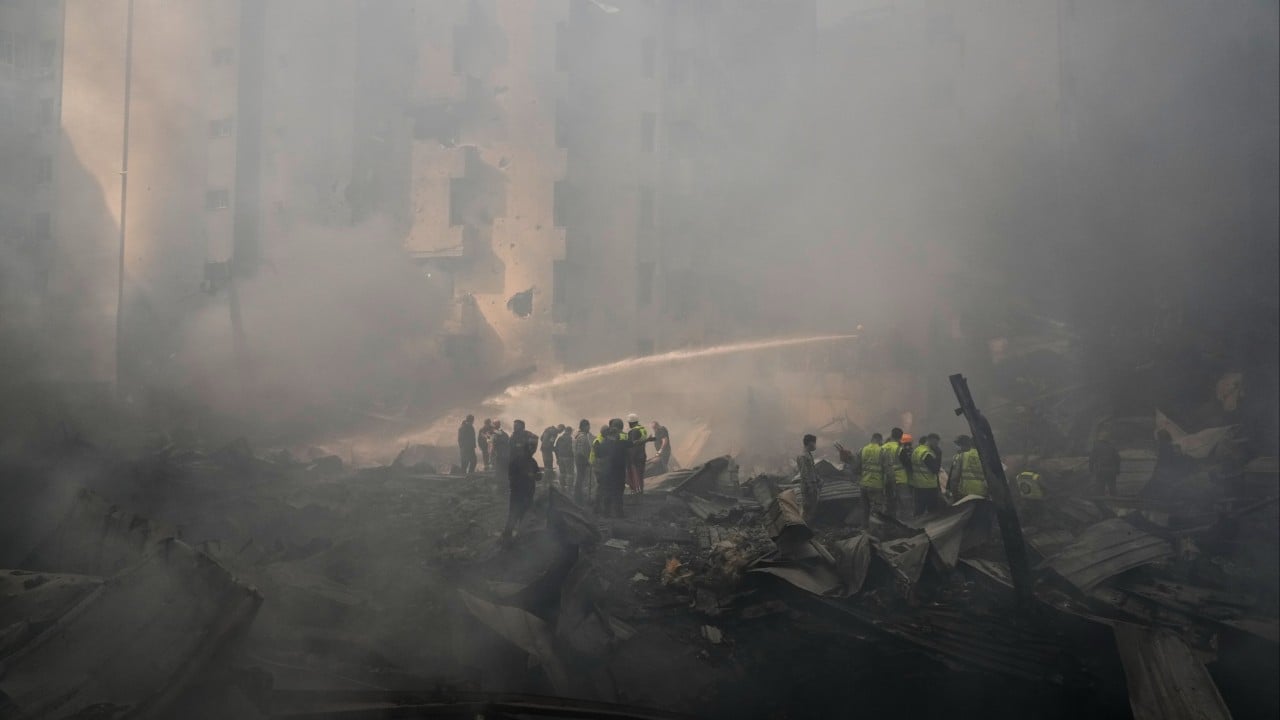 İsrail, savaşın en kanlı gününde Lübnan'ı hava saldırılarıyla vurdu, çok sayıda ölü ve yaralı var.