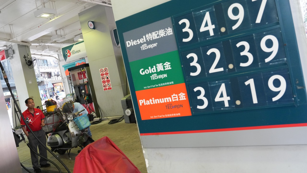 Hong Kong Offers Cash to Transport Sector as Fuel Prices Surge