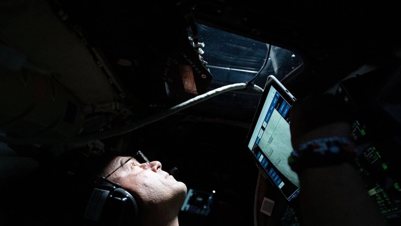 Artemis II astronotlarının Ay'dan geri dönüş yolculuğunu izleyin, suya iniş yapacaklar.