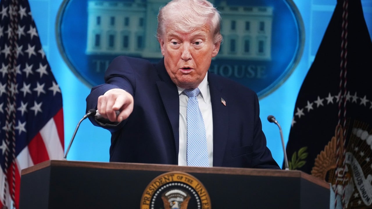 Trump eleştirisi, Birleşik Krallık'ın Chagos Adaları'nı Mauritius'a devrini duraklatıyor