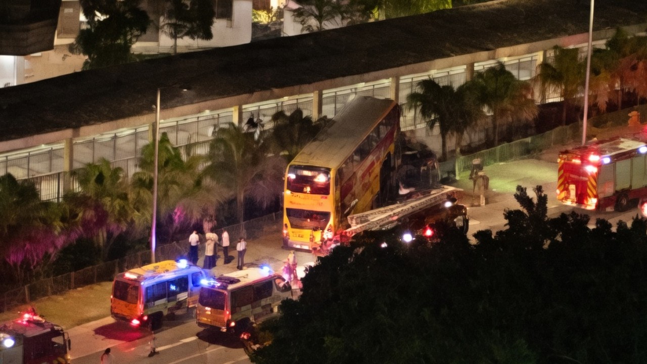 Citybus driver dies after collapse, losing control of vehicle on Hong Kong road