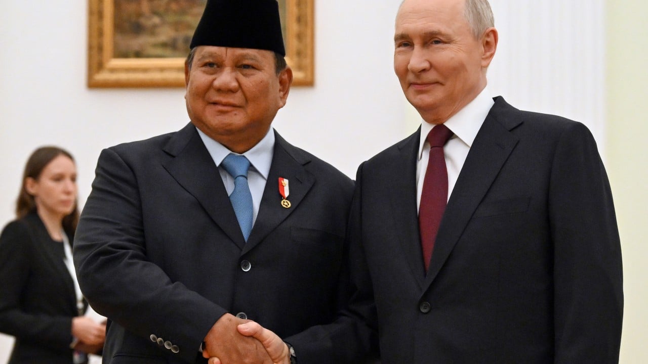 **Indonesia's New President Flies to Russia for Emergency Oil Deal**