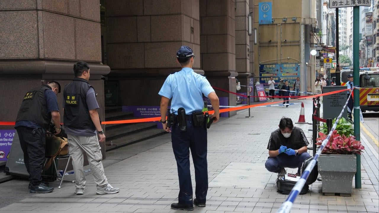 Elderly man stabbed in the leg by attacker with knife in Sheung Wan