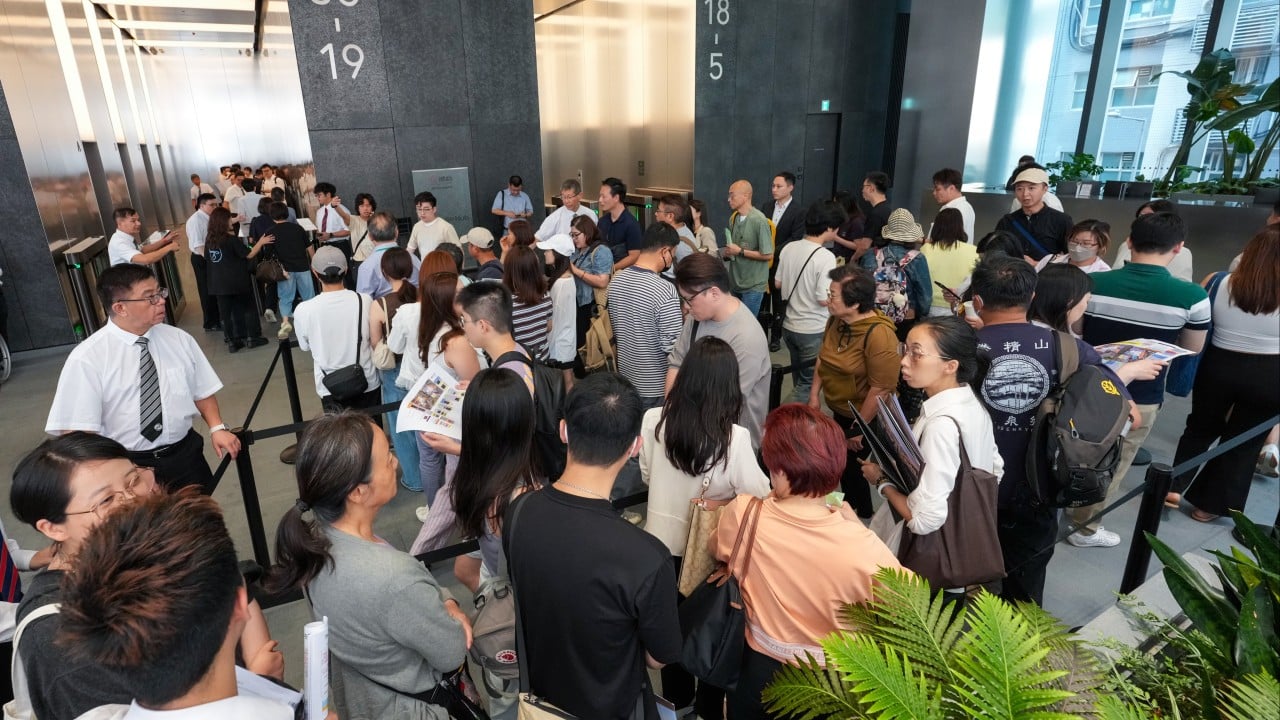 Hong Kong homebuyers extend sell-out streak amid renewed confidence in market