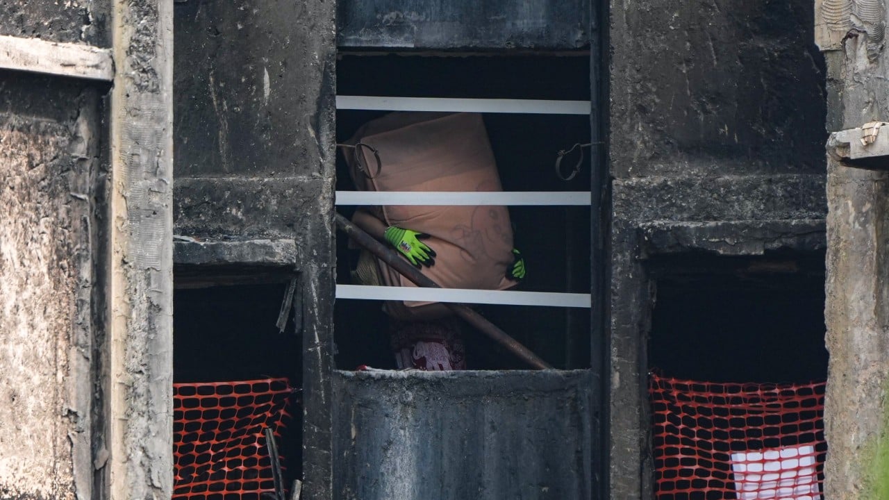 ‘It feels complicated’: Wang Fuk Court residents return home to bid last farewell