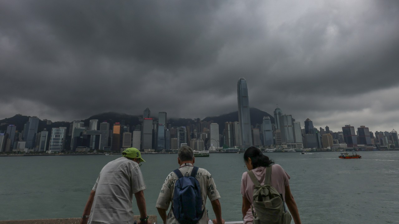 Hong Kong set for intense thundery showers, gusts in the evening