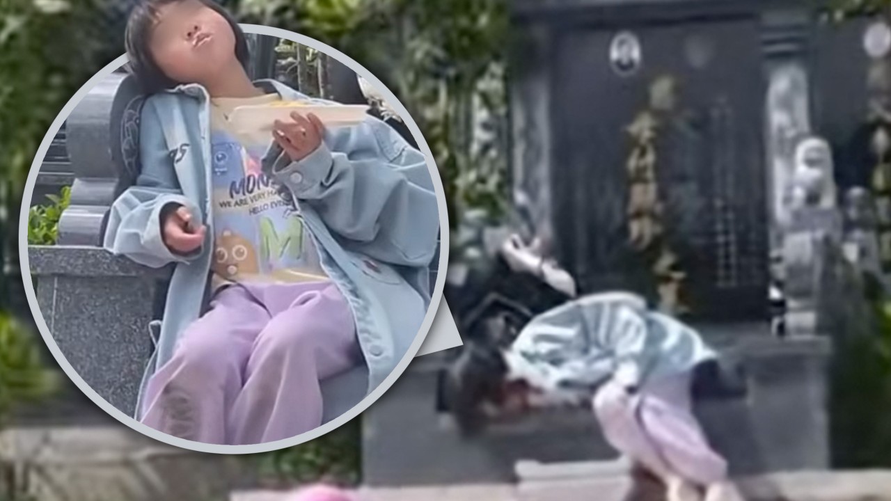 Chinese girl insists on remaining by grandparents’ tombs; her nearby vigil moves many