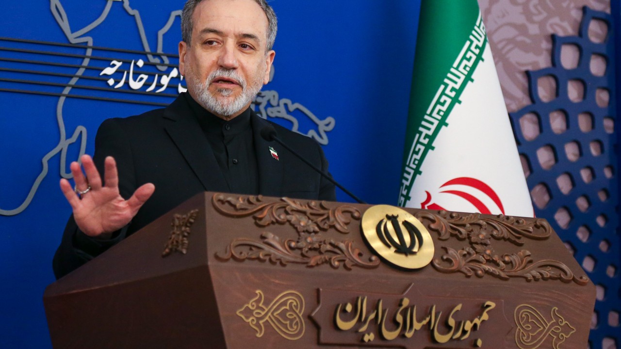 Iran’s foreign minister expected in Pakistan, raising hopes for talks with US