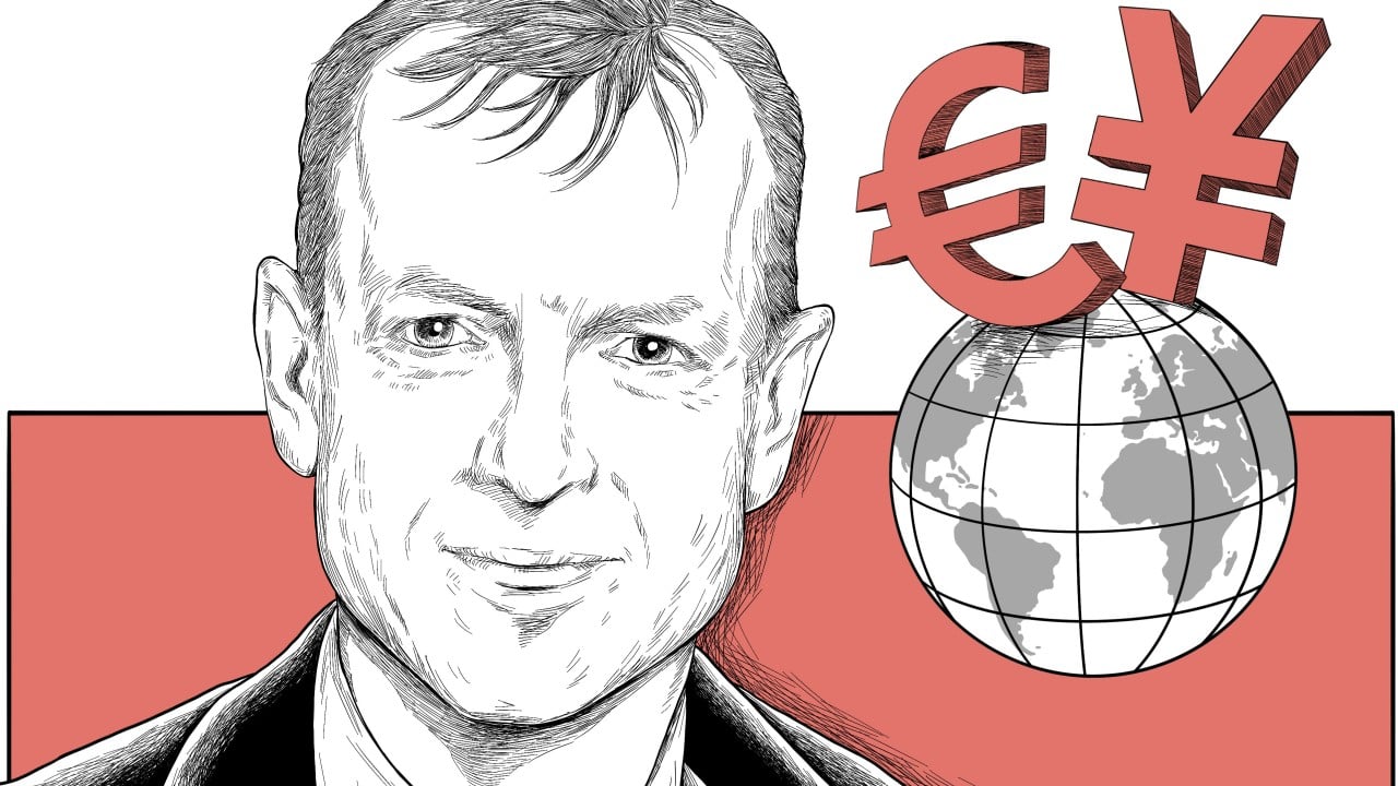 Daniel Gros on what China can learn from the euro as it works towards a global yuan