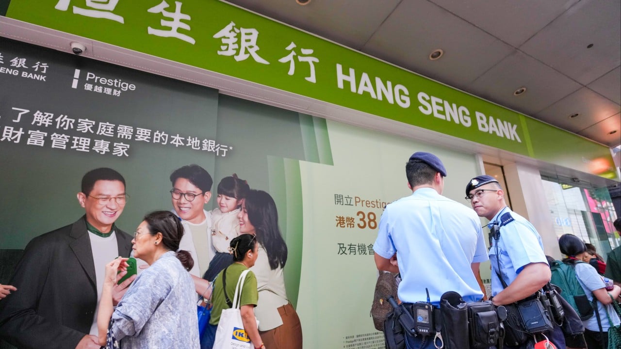 Hong Kong police intercept man after attempted armed bank robbery in Causeway Bay