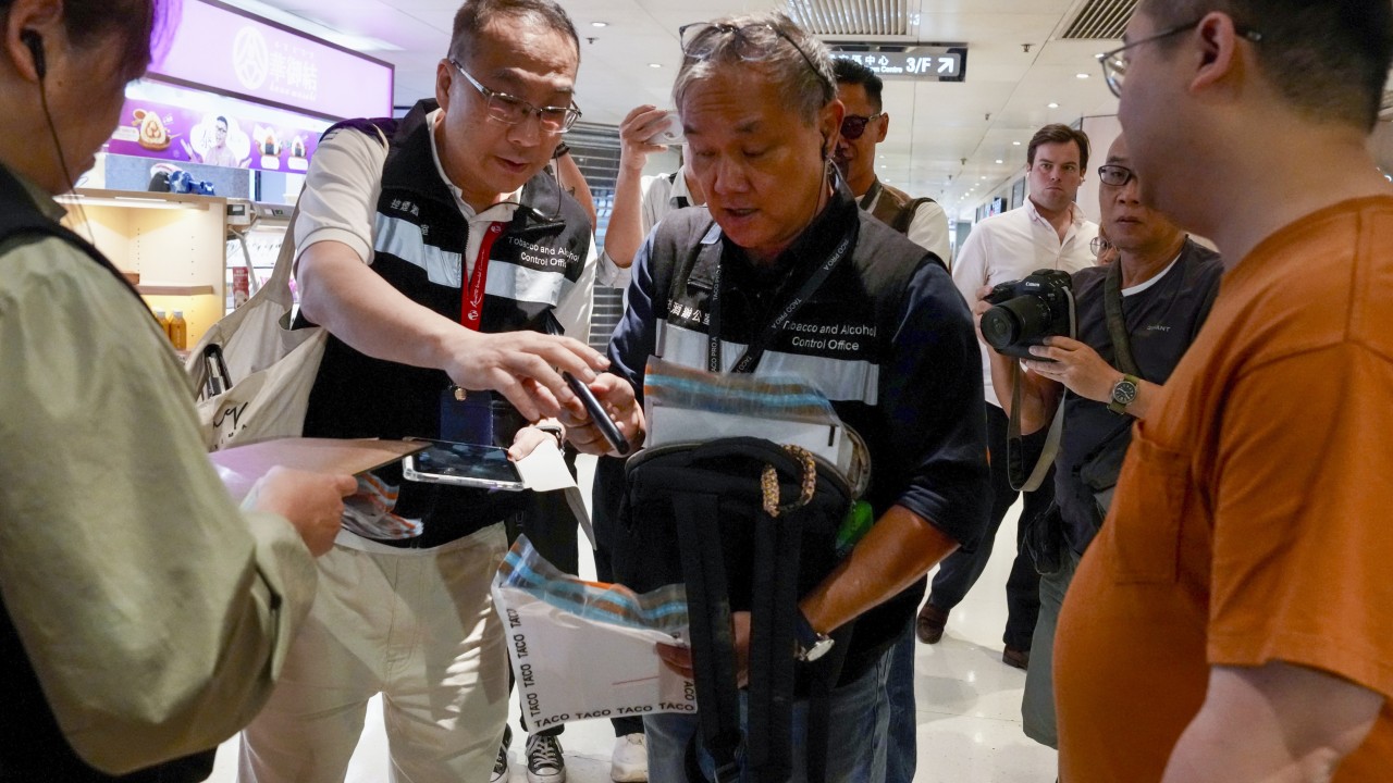 2 Hongkongers penalised as new public vaping ban takes effect