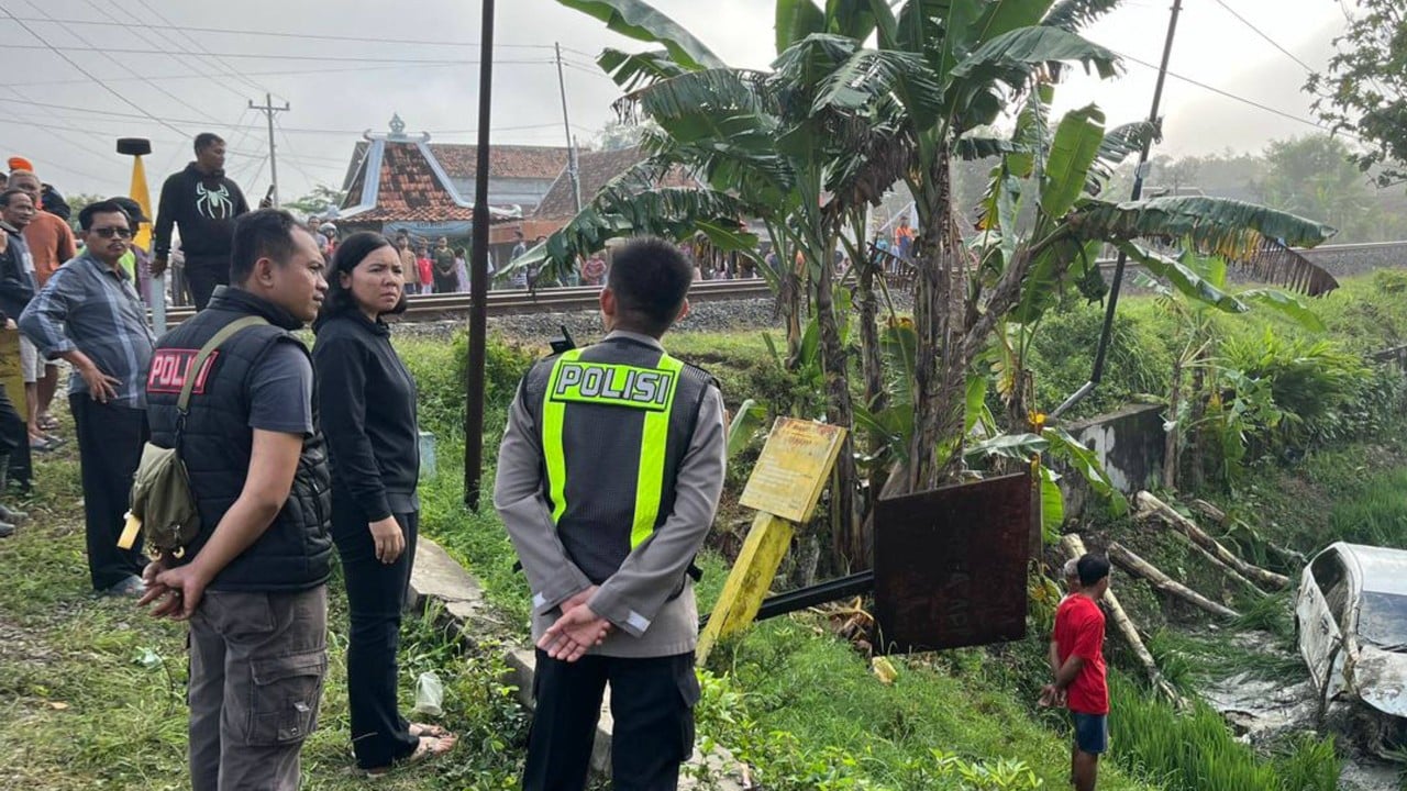 4 killed in second Indonesia train crash in days