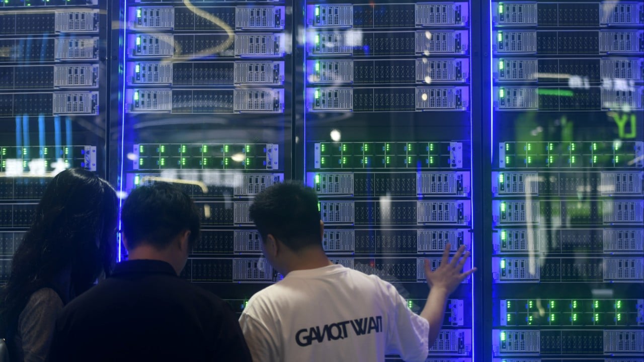 China Races to Build 10K-Card AI Clusters