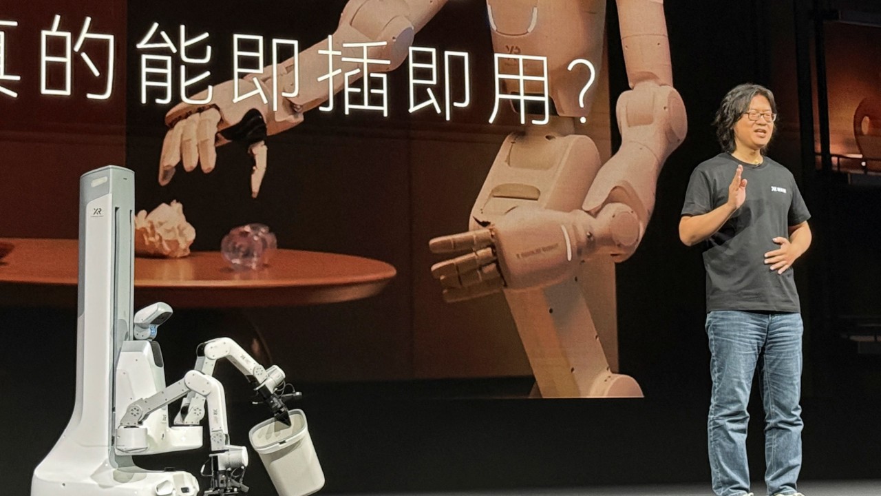 China’s robots step into real-world roles, from cleaning to directing traffic