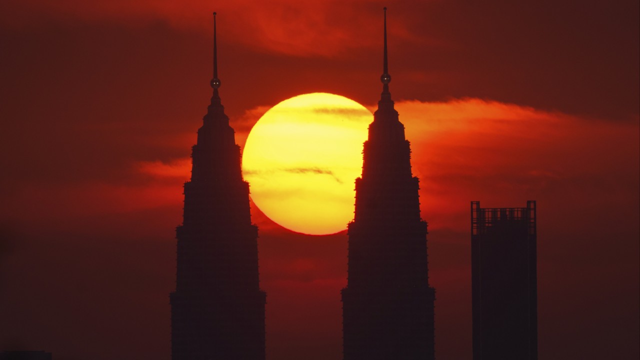 Malaysia warns of health risks from heatwave, 2 related deaths recorded this year
