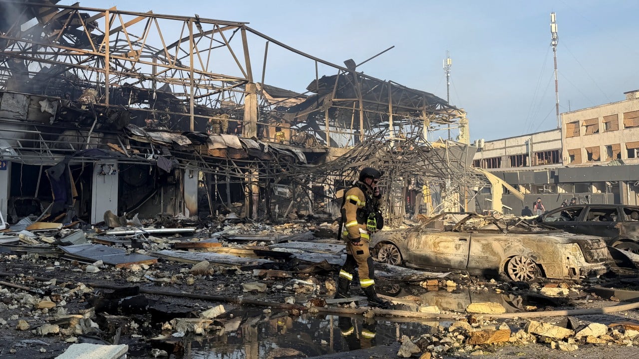 Russian attacks kill 27 in Ukraine before proposed rival ceasefires