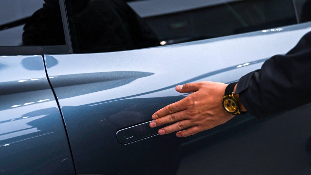 Hong Kong to ban new EVs with only electronic door handles