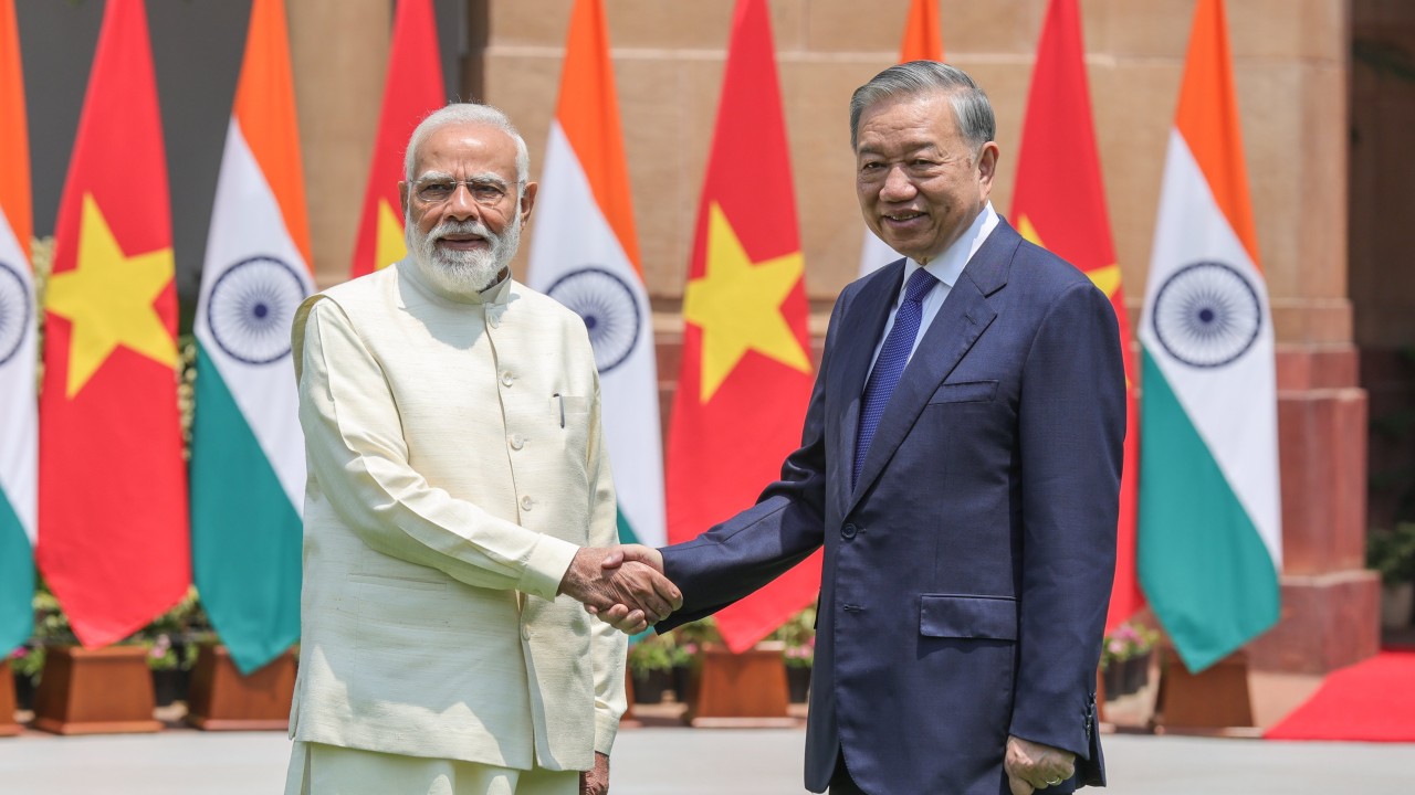 Vietnam, India seek closer ties to hedge against dependence on superpowers