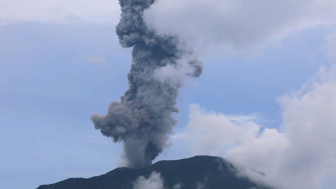 9 Singaporeans among hikers trapped by Indonesia’s Mount Dukono volcanic eruption