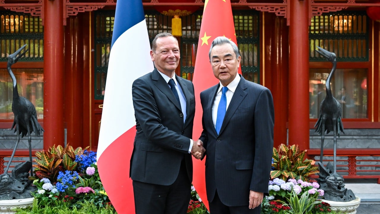 Beijing urges France to respect one-China principle during high-level talks
