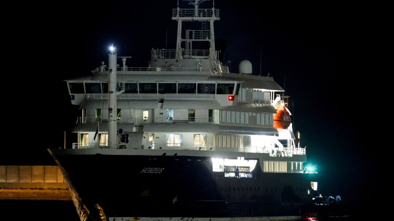 Hantavirus-hit cruise ship reaches Spanish port for WHO-led evacuation