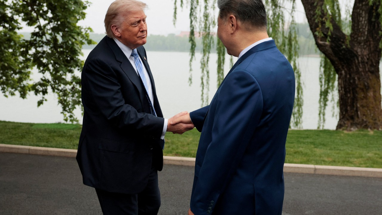Xi-Trump summit live: presidents hold private discussion on final day of trip