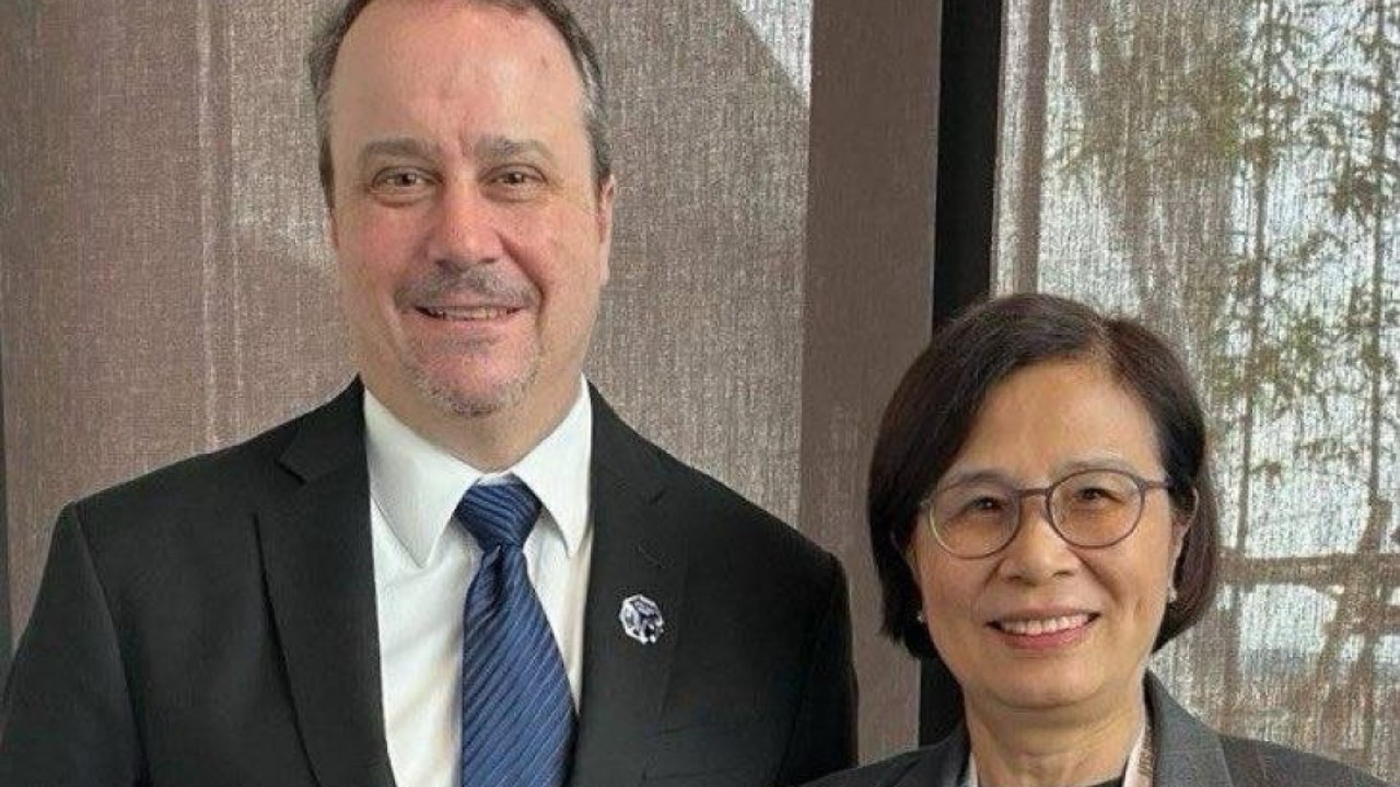 Taiwan sends top negotiator to China for Apec meeting amid tensions