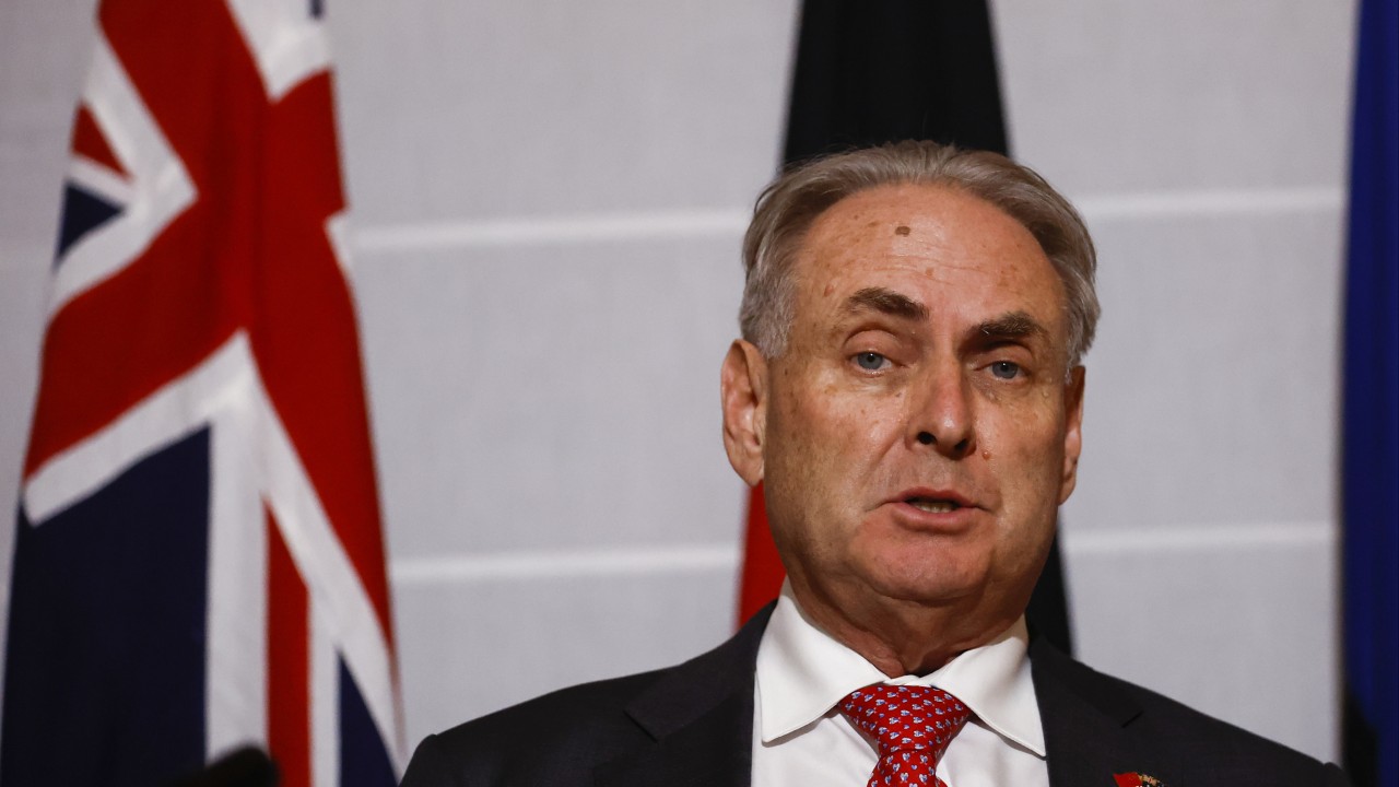 Ministro do Comércio da Austrália busca suprimento de combustível na China